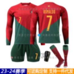 Soccer Jerseys 2223 Portugal Home No. 7 C Ronaldo 8 B FEI Kit de football avec chaussettes originales à manches longues automne / maillot d'hiver