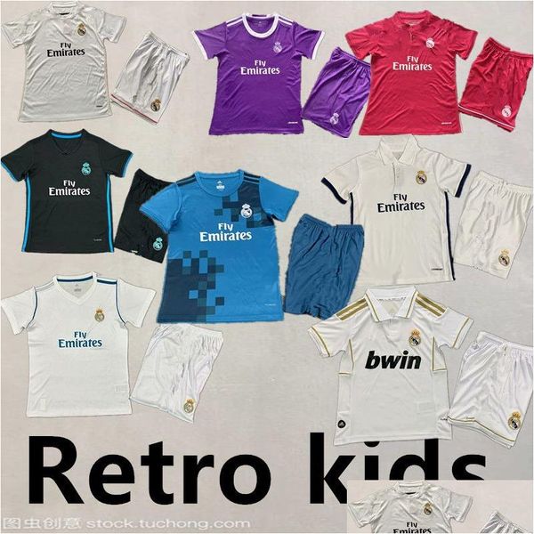 Soccer Jerseys Men Kid Kit Real Madrids rétro Benzema Ronaldo Kaka Zidane Ser Ramos Modric Bale Finals Vintage Football Shirt 11 12 1 Dhrnd