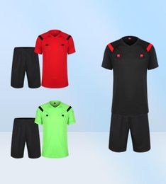 Voetbalscheidsrechter Set van solide kleurenvoetbal Scheidsrechter Jersey Equipment Korte mouw Men en vrouwen Professionele competitie T -shirt6794727
