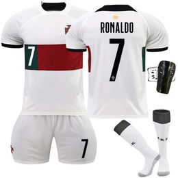 Soccer sets / Tracksuits Hers Tracksuits 2223 Portugal Away White No.7 Suite de football Ronaldo avec chaussettes originales à manches courtes 2022 Coupe du monde Nouveau