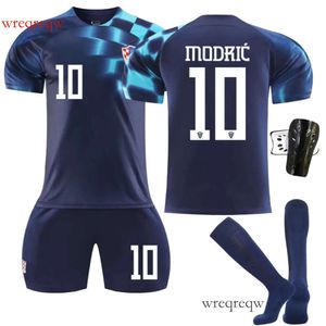 Soccer sets / Tracksuits Hers Tracksuits 2223 Coupe du monde à l'extérieur N ° 10 Modric Football Shirt Set avec chaussettes originales