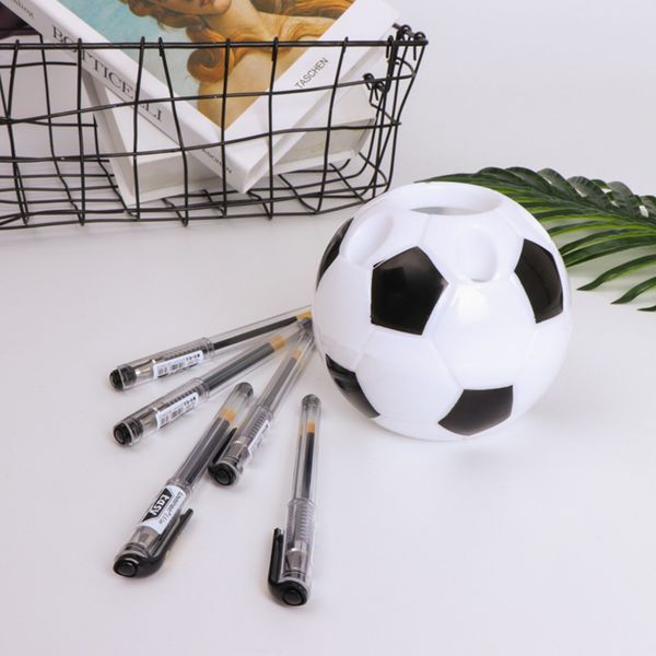 Porte-stylo en plastique en forme de football, étui de rangement pour stylo, porte-brosse à dents en forme de football, support de bureau, décoration de la maison, cadeaux pour étudiants FSXJY108