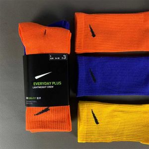 Sock Designer S Mens Football Dames Luxe katoen klassiek Letter Kous Comfortabel vier seizoenen Casual mannelijke vrouwen basketbal