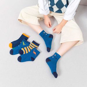 Chaussettes 5 paires/lot de chaussettes en coton doux et chauds à la mode pour enfants adaptés aux garçons et aux filles adolescents de dessin animé mignon G220524