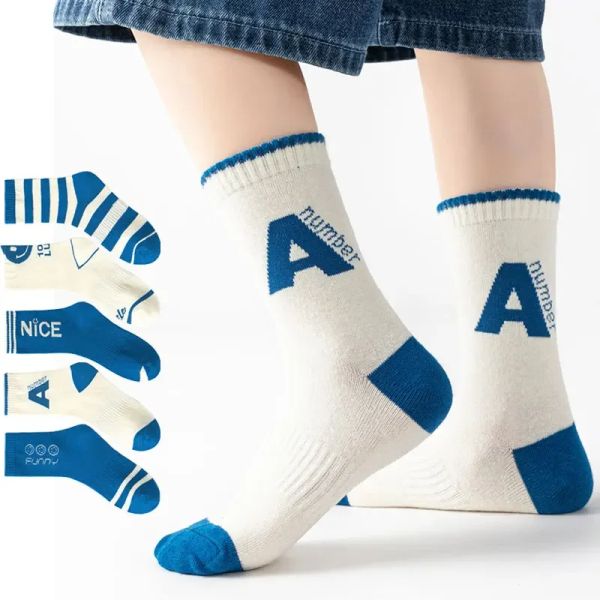 Chaussettes 5 paires de haute qualité enfants chaussettes en coton coréen hiver hiver respirant confortable garçons filles sportives chaussettes adolescentes chaussettes