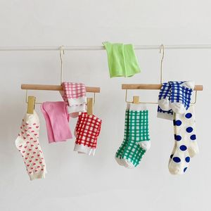 Chaussettes 8543 Enfants En Gros Humidité 2023 Automne Plaid Vague Point Coton Lâche Cou Pour Garçons Et Fille