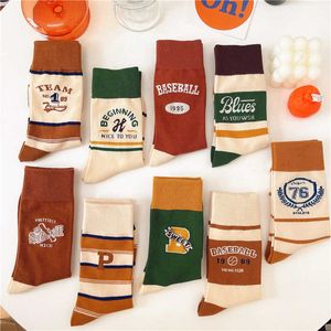 Socks Autumn and Winter New American Baseball Socks Korean Edition Academy Stripe Sports Long Sleeve dames sokken gestapelde sokken