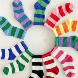 Chaussettes pour enfants au printemps et en été couleurs minces bandes de couleur courte chaussettes en coton chaussettes pour garçons et filles