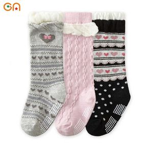 Sokken klaring 3 paar baby katoen non-slip schattige pasgeboren peuter knie hoge sokken geschikt voor 0-2 jaar oude kinderen en meisjes als modecadeaus G220524