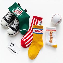 Chaussettes Coton Enfants Enfants Printemps Automne Filles Tomo Hope Tout-petits Garçons Bandes de sport Lettres Vert Jaune 4 paires SandQ Baby 220514