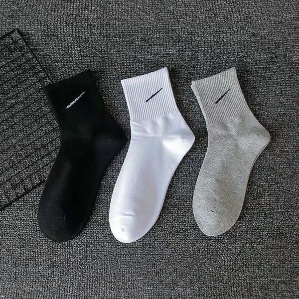 chaussettes concepteurs chaussettes pour hommes Mode Sports Chaussettes pour hommes Classique Crochet Marque Moyen Solide Hommes Femmes Basketball Respirant Court Bateau Chaussette De Luxe Sportsocks L2