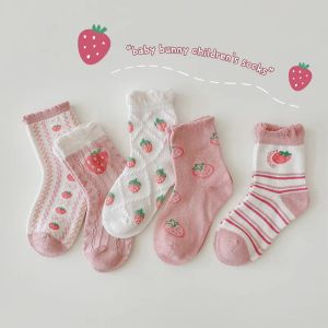 Sokken meisjes zoete en schattige aardbei print sokken herfst nieuwe baby kinderen strepen bubble kanten katoenen roze sokken