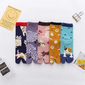 Sokken Hosiery 1 paar Nieuwe grappige cartoon Animal Leuke Cat Dandelion Dames Two Finger Socks Sweat-Absorbent Soft Cotton Split Toe Sokken Dropship P230511