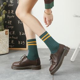 Chaussettes Bonneterie Automne Femmes Femme Version Coréenne Des Deux Barres Japonais Rayé Coton Tube Pile Ins Marée Collège StyleSocks