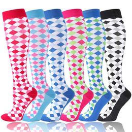 Chaussettes Hosiery Compression chaussettes 20-30 MMHg Teachers Médicaux Varicose Veines Grossesse Colortives Athletic Football Foothing Stockings Sport Socks Y240504