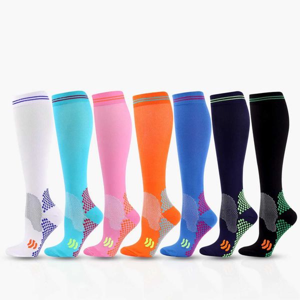 Chaussettes chaussettes de compression de bonne humeur 20-30 mmHg pour l'homme des femmes marathon coulant des chaussettes en nylon à vélo pour la prévention élastique des varices antiggue Y240504