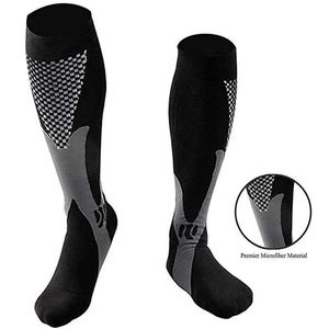 Sokken Hosiery Compressie Sokken Marathon Voetbalsportsokken 20-30 mmHg Outdoor oefening Cycling Elastische Varicocele Socks Zwangerschap Zwelling Y240504