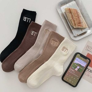 Chaussettes Bonneterie Chaussettes brodées 1977 tube moyen pour enfants printemps et automne style minimaliste ins tendance couleur unie chaussettes à empiler polyvalentes chaussettes en coton d'été