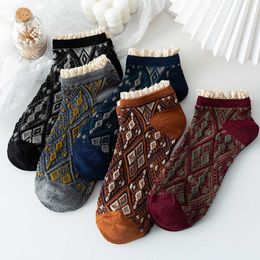 Sokken Hosiery Vintage Short Socks Women JK Lolita Girls Lace Ruffle Socks Koreaanse mode Harajuku Retro Streetwear Cotton Low Cut Ankle Socks P230517