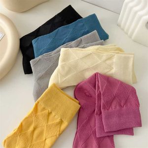 Chaussettes Bonneterie Femmes 2022 Nouveau Automne Mode Décontractée Couleur Unie Respirant Longues Femmes Plaine Filles Coloré Tube Moyen T221102