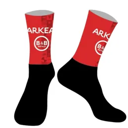 Chaussettes laser coupé une paire 2024 arkea bb équipe hôtelière cyclisme chaussettes de vélo antislip miti respirant pour hommes et femmes