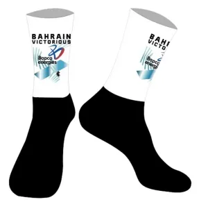 Socks Laser Cut One Pair 2024 Bahrein Team Cycling Socks Antislip Bike Bicycle Racing Miti Ademen en vrouwen