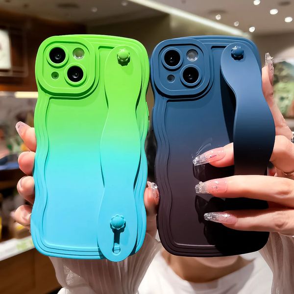 SoCouple para iPhone 11 12 13 14 15 Pro Max 14 15 Plus correa de muñeca soporte para teléfono suave TPU cubierta de Color degradado