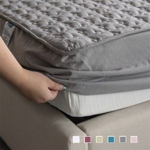 Soft Fitted Sheet With Elastic Band Solid Color Bed Cover Thicken Quilted Mattress Anti-Bacteria Topper 220217