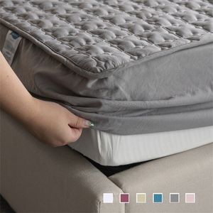 Zacht hoeslaken met elastische band effen kleuren bed cover dikker gewatteerde matras anti-bacteriën topper 220217