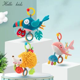 Lit de bricolage doux pour nourrisson doux mobile suspension hochet bébé toys éducatifs cerveau adhérence à la main mignon animal en peluche 240511