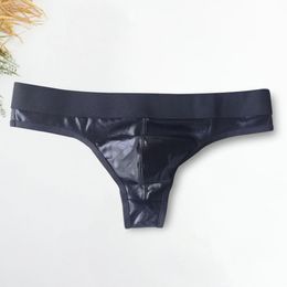 Zachte intieme vrijgezellenfeest Men Club Briefs Snel droge faux lederen mannen Club slipjes Stage Performance Kleding