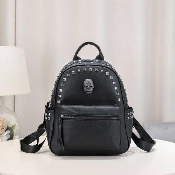 Estudiantes de Punk de cuero suave Rucksacks Gothic Casual Travel Skull Mochila de moda Mochilas de mujeres de moda