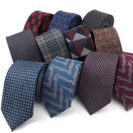 Doux Hommes Mode Loisirs Diamant Solide Rayé Plaid Vérifier Laine Artificielle Coton Maigre Cravate Hommes affaires Petite Cravate Couleur Foncé Y1229