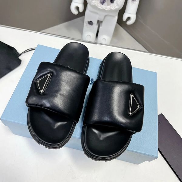 pantoufles en cuir nappa souple diapositives sandales d'été glisser sur triangle logo chaussures plates chaussures de luxe pour femmes chaussures d'usine prad