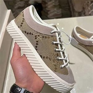 Sofle Rubber Sole Femmes Men Classiques Tendances de mode Designer Low A Help Pattern Sneakers