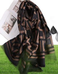 Écarpe douce F Lettre de concepteur d'hiver Écharpes hommes Femmes Luxury Mens Mens Cashmere Wool Silk Designers Scarvs Designers Head Scarf Womens D1858695
