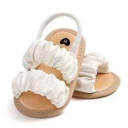 Zachte wolkenvormige sandalen geschikt voor born's en meisjes comfortabele niet -slip open teen ontwerp van wandelschoenen erg 240529