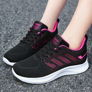 Chaussures de course de sport souples avec femmes respirantes noir blanc femme 020448121