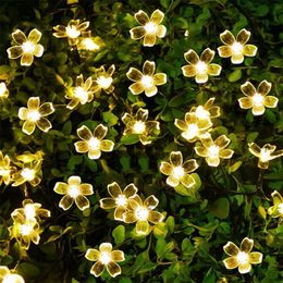 Guirlandes de fleurs solaires 22 pieds 50 LED guirlandes de fleurs de cerisier lumières féeriques à énergie solaire imperméables extérieures pour l'extérieur Gar209u