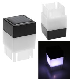 Éclairage de poteaux à LED solaire 2x2 lampe nocturne carrée de pilier solaire à énergie solaire pour clôture en fer forgé arrière de cour avant arrière