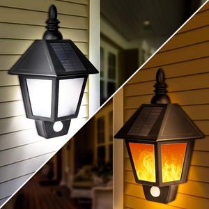 Solar lights Outdoor, 2 in 1 Bladce Decoratieve Flicking Flame Wandlampen Schemer naar zonsopgang, draadloze waterdichte zonne-verlichting voor tuingarage