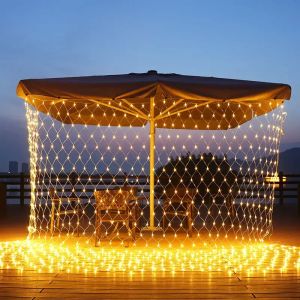 Solar ou UE Plug 3 * 2M LED LUMIÈRES DE NETS EXTÉRIEUR FEUX EN MAIS-TEMPLES ARBRES LUMIRES CURTTENIR LUMIRES STROCK POUR LA FENES MUR MUR DÉCOR DE CLARDE DE JARDIN