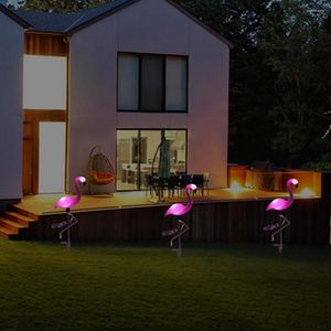 Lámpara de decoración de césped de jardín al aire libre a prueba de lluvia con forma de flamenco y luz de energía solar