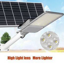 Lampe de route solaire 800W Lentille d'éclairage de rue LED Batterie de grande capacité super lumineuse 15 heures sans fil extérieur étanche