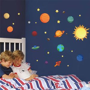 Système solaire Planètes Lune Stickers muraux Enfants Cadeau Chambre Autocollants décoratifs DIY Dessin animé Art mural PVC Nursery Boys Affiches 1313. 210420
