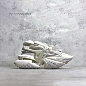 Chaussures à semelle Sneaker sport navette spatiale licorne épaisse licorne surélevée Couple hommes femmes sport décontracté papa concepteur VTY9