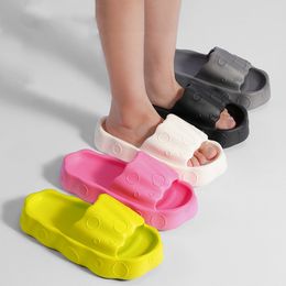 Sole Summer Diseño grueso Bubble para mujeres Sandalias sin deslizamiento de 4 cm Sandalias sin deslizamiento Batio de interior pareja Slippers 2 58