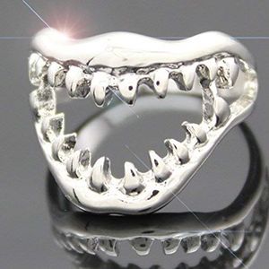 Solid 925 Sterling Silver Chic Shark Tooth Skull Skull Anillo de oro Chapado Demonio Demonio Goth Emo Punk Fancy Anillos de dedos Joyería