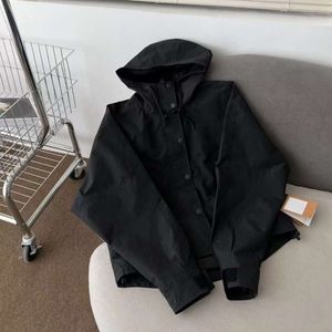 Solide zwarte jassen met vintage herenjassen met capuchon Vrouwen eenvoudige ontwerper buiten slijtage high-end tops lagen s-xl fz2403283