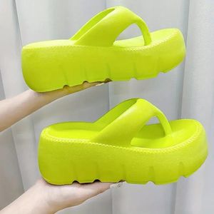 Sandales de clip de Flip Flip solide flops Couleur Toe Plateforme Chaussures Platform confortable Slip d'été sur 547